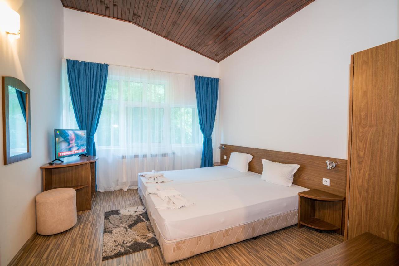 Family Park Hotel Kyoshkove Шумен Экстерьер фото