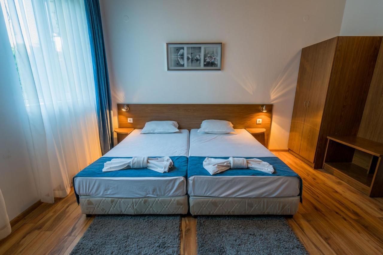 Family Park Hotel Kyoshkove Шумен Экстерьер фото