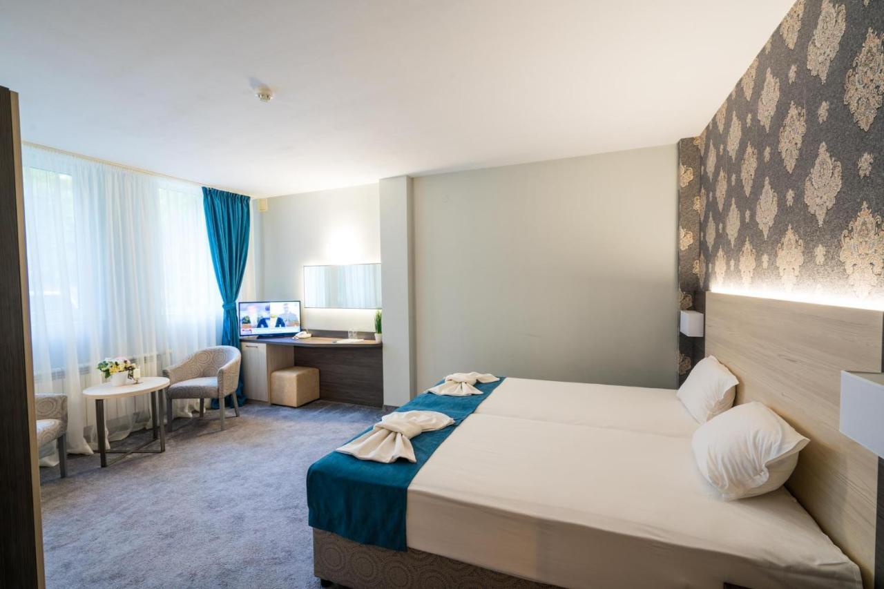 Family Park Hotel Kyoshkove Шумен Экстерьер фото