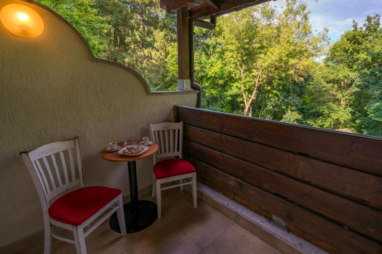 Family Park Hotel Kyoshkove Шумен Экстерьер фото